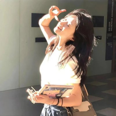 超级英雄女孩:星际游戏